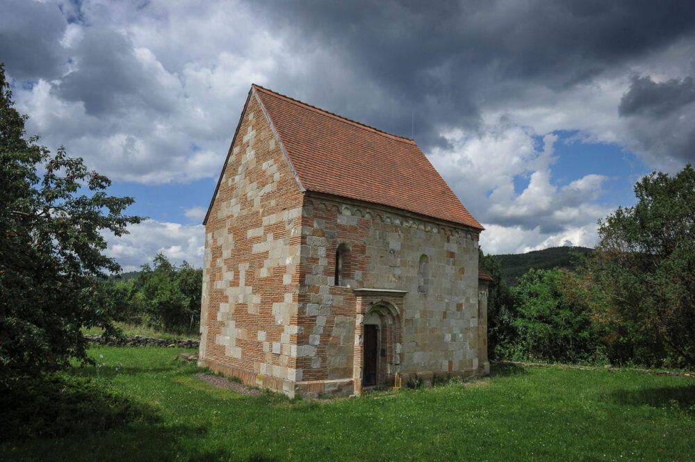 Váraszó Árpád kori templom